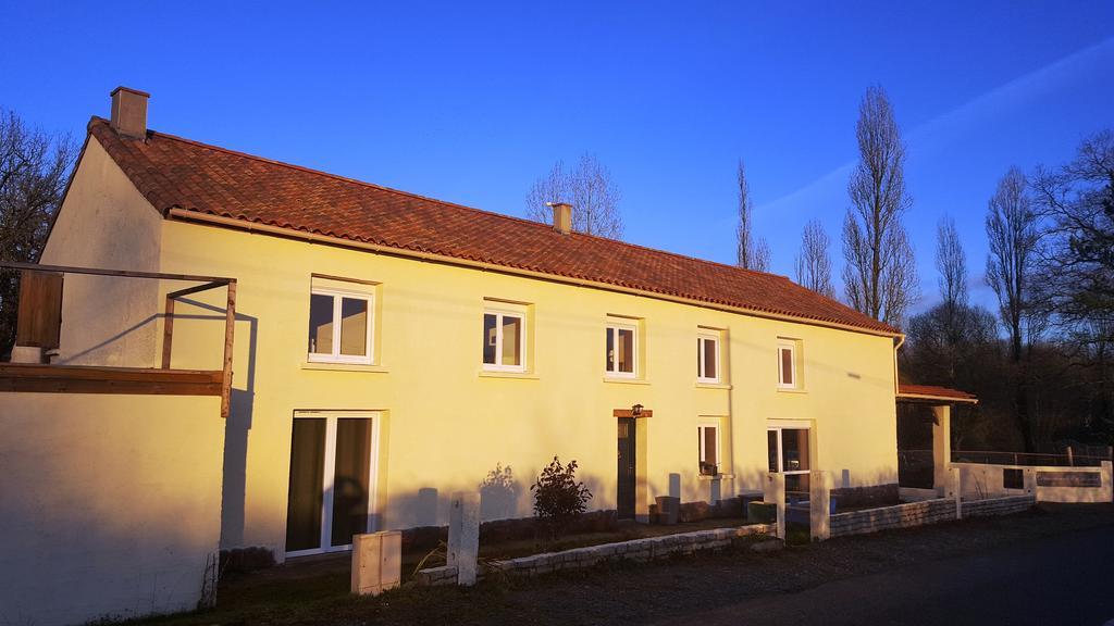 Domaine De L'Etanchet Hotel Saint-Hilaire-le-Vouhis Екстериор снимка
