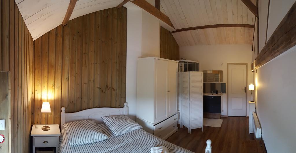 Domaine De L'Etanchet Hotel Saint-Hilaire-le-Vouhis Екстериор снимка